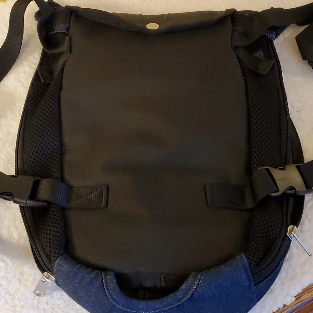 Pet Backpack (can be worn in front too)